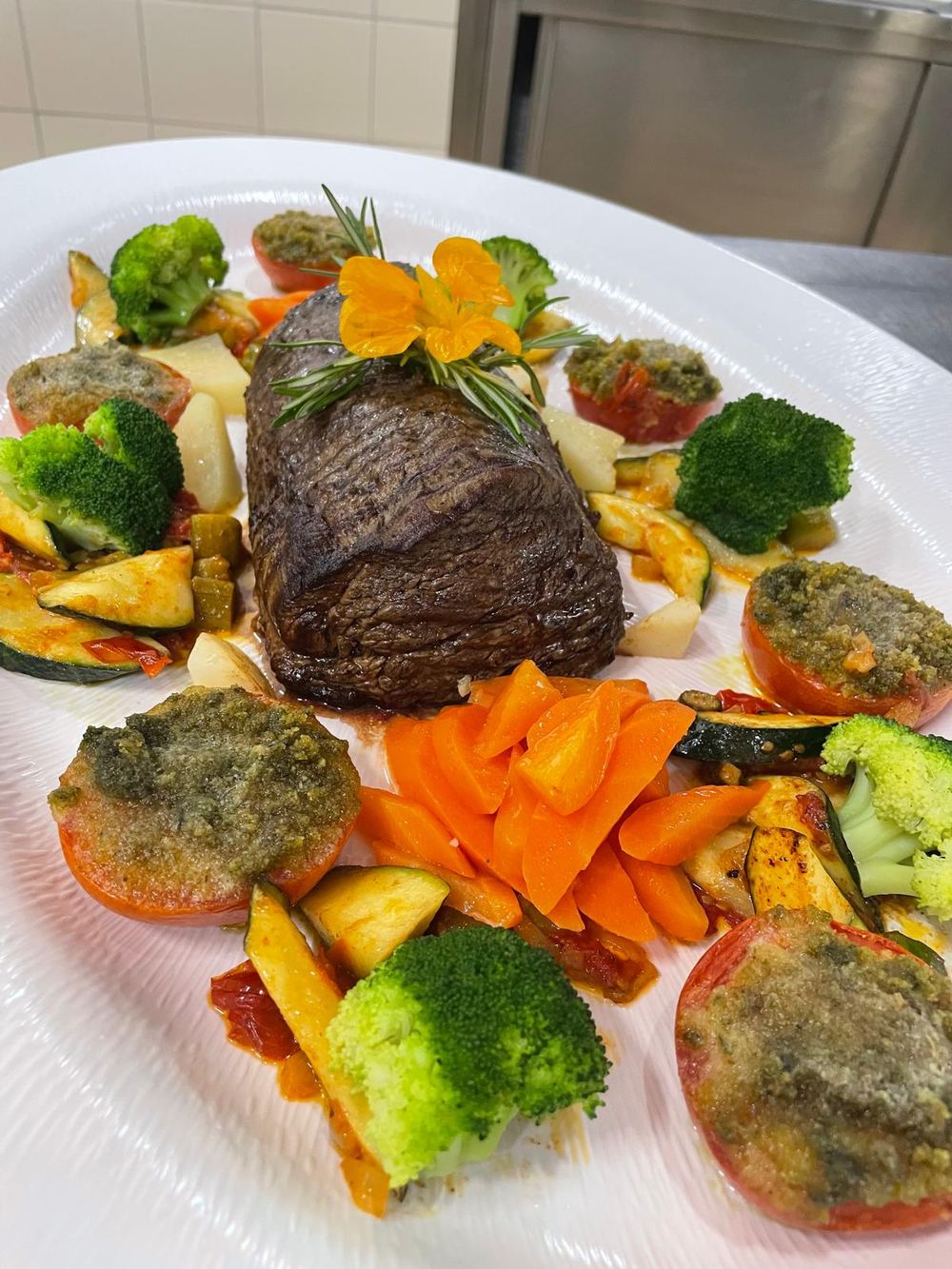 Rinderfilet mit Gemüse aus der Küche des Ristorante da capo